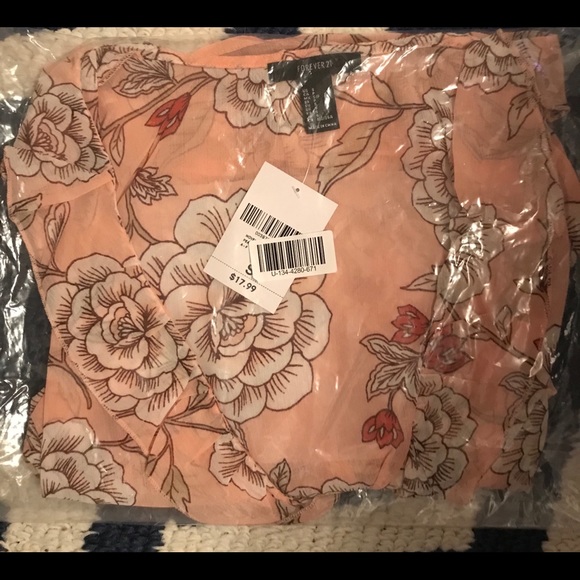 NWT Forever 21 Women’s Top Size Small - Picture 5 of 6